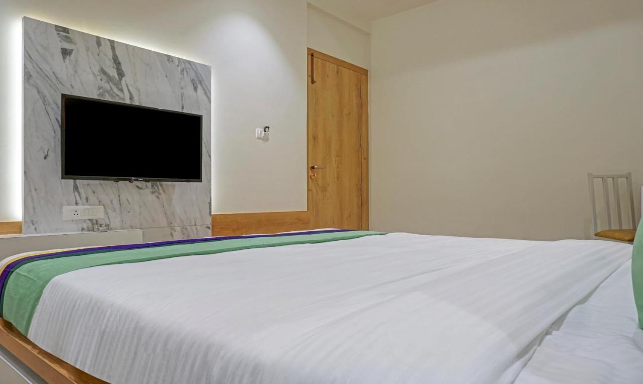 Hotel Treebo The Utsav, Nashik Esterno foto